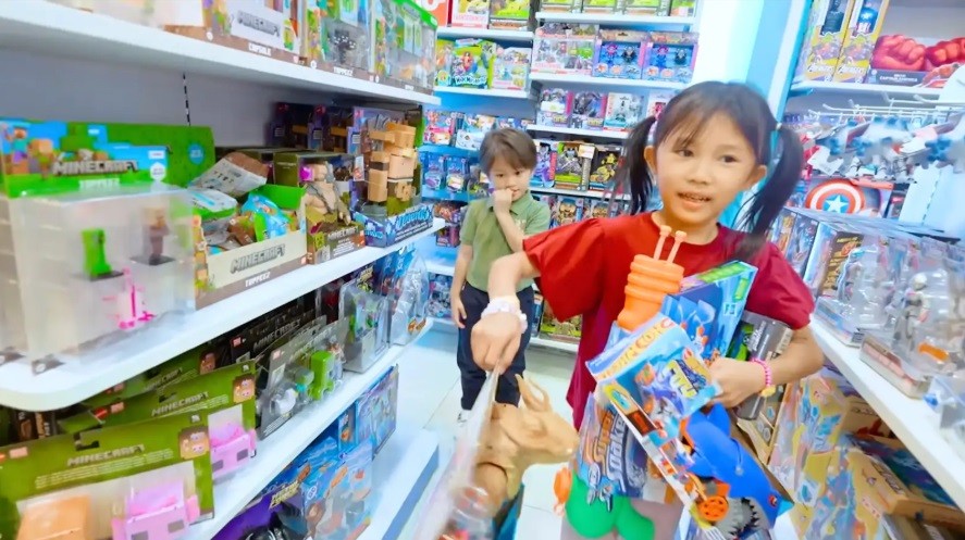 Ulang Tahun Abew Dikasih Ambil Apa Saja, Popoy Mamoy Pasrah