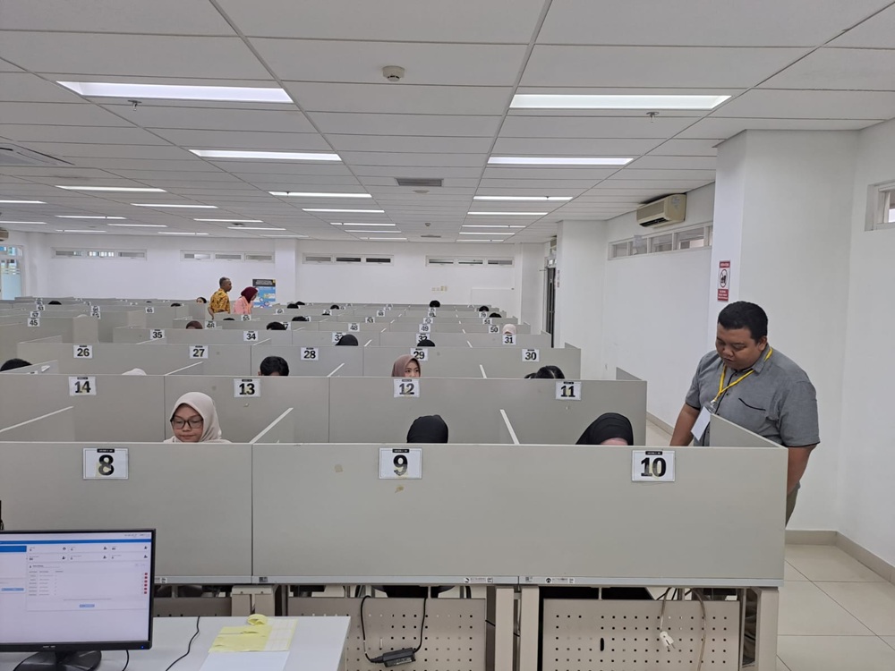 UTBK di UI Dijaga Ketat, Peserta Diperiksa dengan Metal Detector