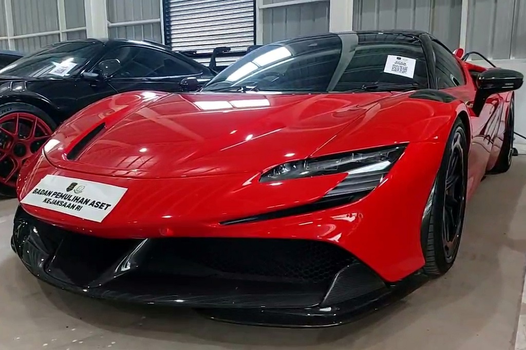Penampakan Mobil Ferrari hingga McLaren yang bakal Dilelang Kejagung, Berminat?