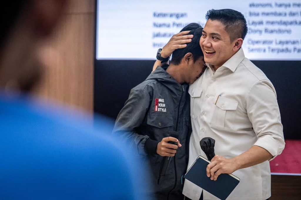 Seskab Teddy Diangkat Jadi Duta Sekolah Rakyat, Mensos Ungkap Permintaan Para Guru