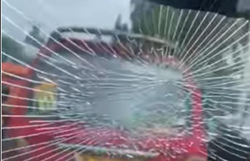 Viral Sopir Angkot Lawan Arah Ngamuk di Jaktim hingga Pecahkan Kaca Mobil