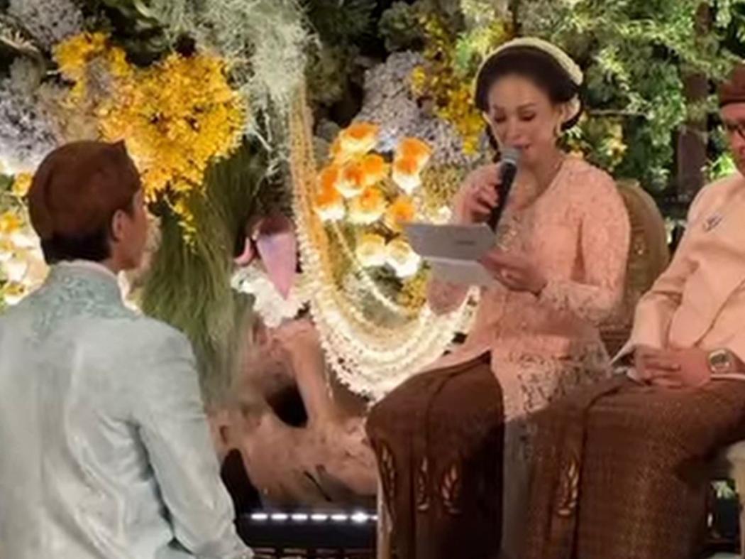 Tangis Maia Estianty Pecah di Siraman El Rumi, Akui Tak Bisa Selalu Peluk Putranya