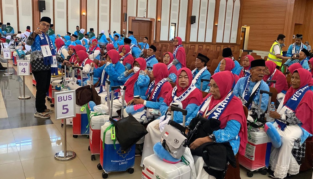 442 Jemaah Haji Embarkasi Jakarta Berangkat ke Tanah Suci, 3 Tertunda karena Sakit