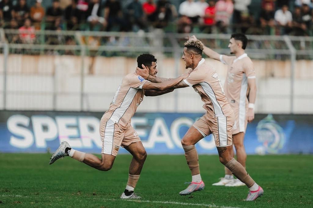 Hasil Super League: Ricky Kambuaya Bawa Dewa United Comeback Hajar Madura 2-1