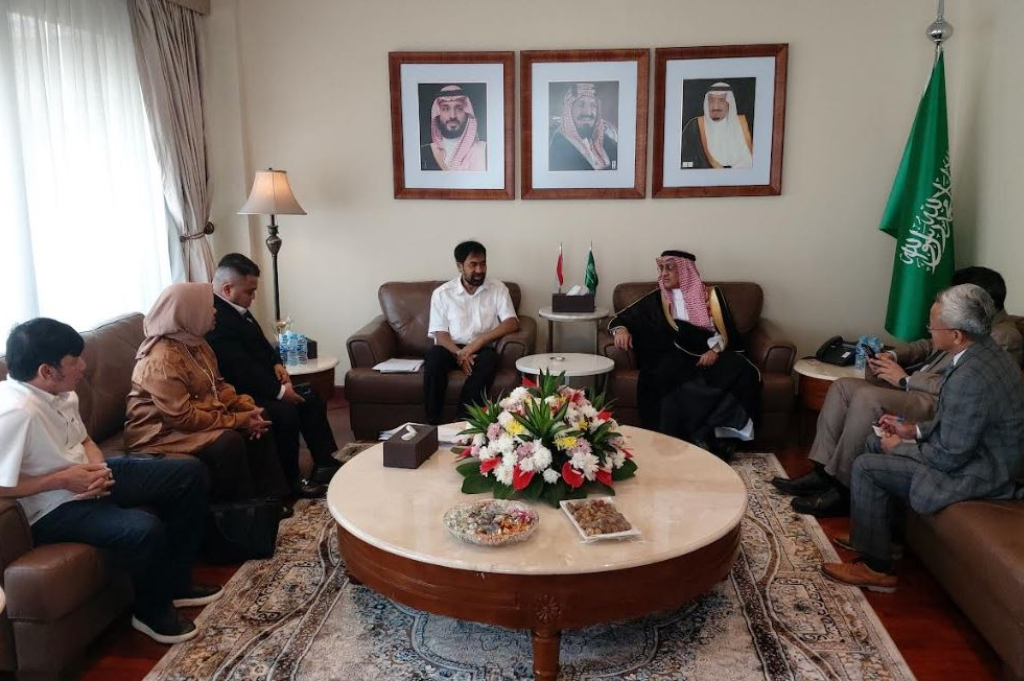 Gubernur Aceh Muzakir Manaf Temui Dubes Arab Saudi, Bahas Apa?