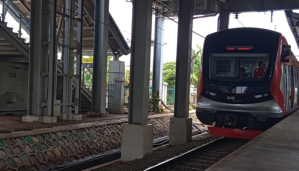 KRL arah Cikarang Mulai Uji Coba Siang Ini di Bekasi Timur, Begini Hasilnya
