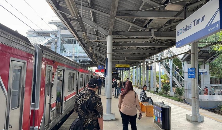 Stasiun Bekasi Timur Kembali Dibuka usai Kecelakaan, KRL Bisa Melintas ke Cikarang