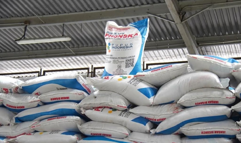 Prabowo Turunkan Harga Pupuk Subsidi 20 Persen untuk Petani
