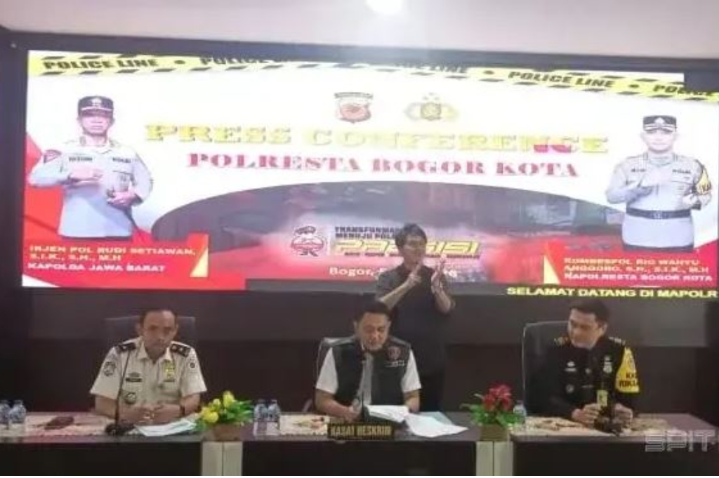WNA China Rampok Rumah Mewah di Bogor Pakai Topeng Lionel Messi, 2 Orang Ditangkap