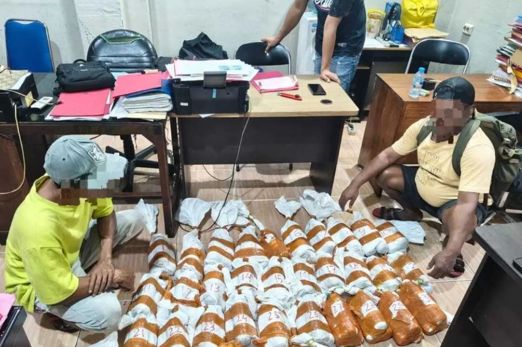 Polda Maluku Gagalkan Penyelundupan Merkuri 825 Kg di Ambon, 2 Tersangka Ditahan