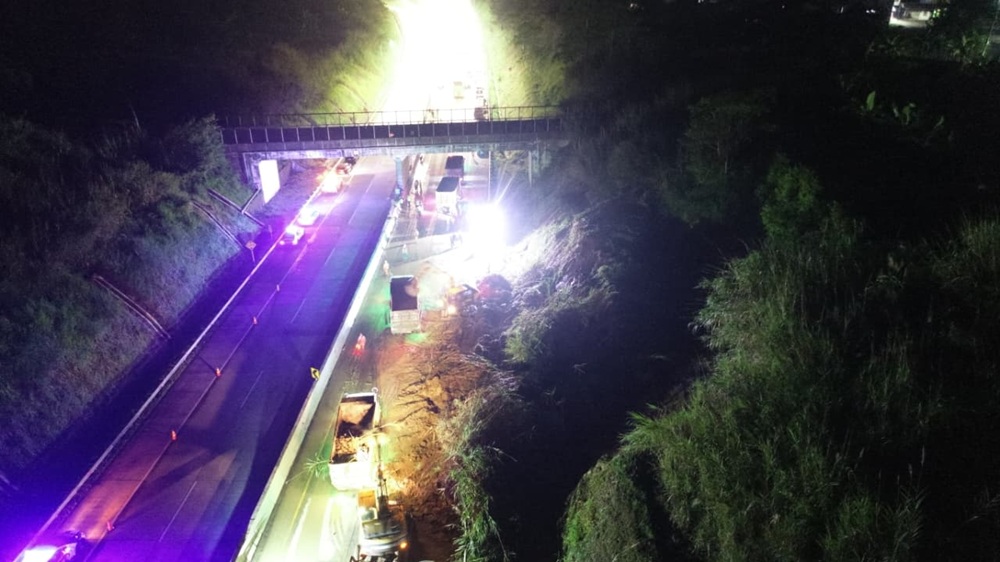 Tol Bocimi arah Jakarta Sudah Bisa Dilalui usai Tertutup Longsor