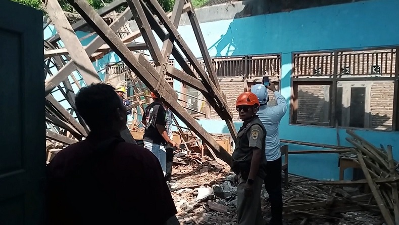 Atap Kelas MTs Muhammadiyah di Sragen Ambrol, Belasan Siswa dan Guru Terluka