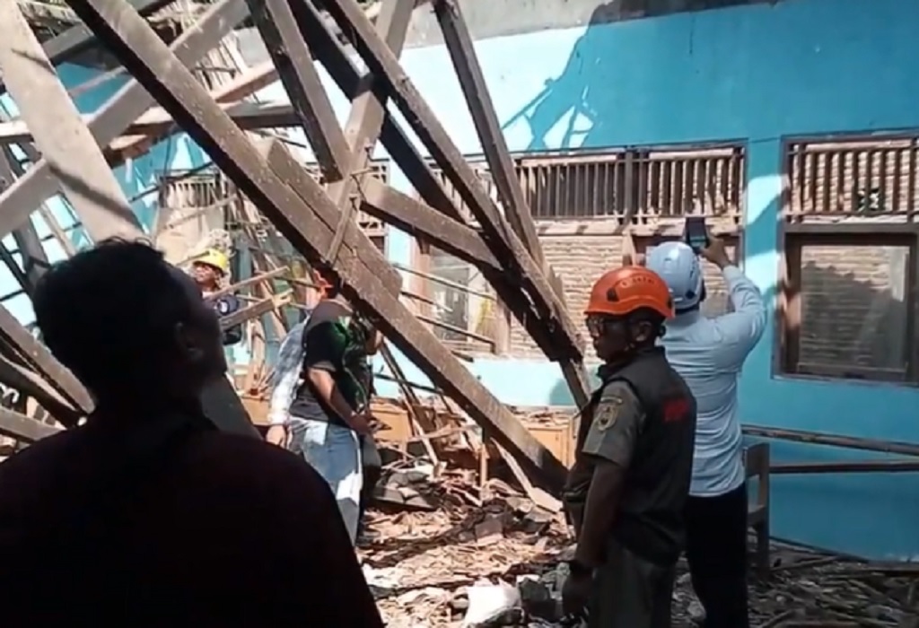 Polisi Selidiki Penyebab Ambruknya Atap Kelas MTs di Sragen, Diduga Ada Kelalaian