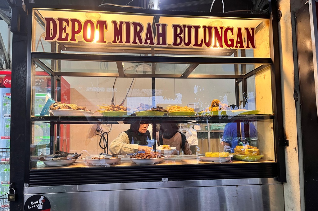 QRIS BRI Bikin Transaksi di Depot Mirah Bulungan Praktis, Bayar Tinggal Scan