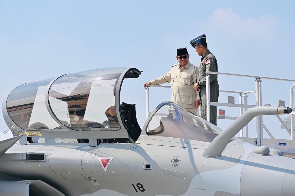 Momen Prabowo Cek Kokpit Jet Tempur Canggih Rafale Buatan Prancis