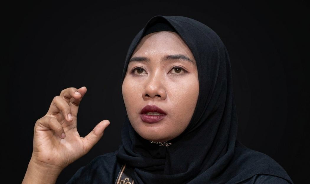 Herawati Gemetaran usai Ponselnya Dibanting Erin Taulany, Ngaku Takut usai Dipukul Sapu Lidi