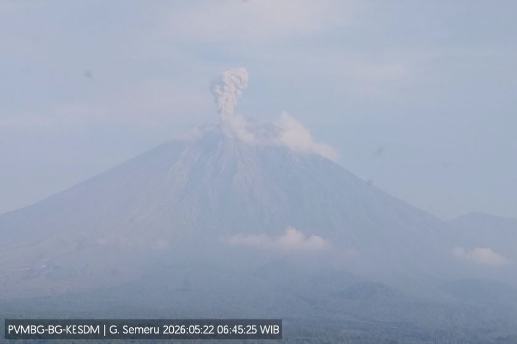 Gunung Semeru Meletus Hari Ini, Muntahkan Abu Vulkanis Setinggi 1.000 Meter