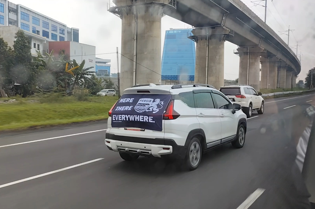 Bobotoh Padati Tol Cipularang, Persib Tinggal Selangkah Ukir Sejarah Juara Tiga Kali Beruntun 