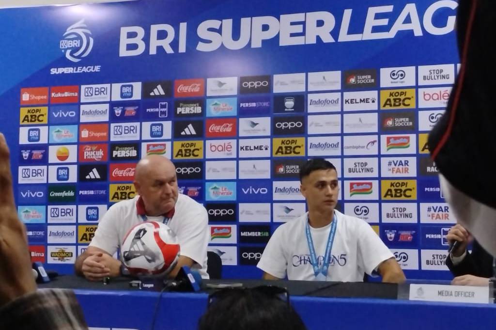 Komentar Berkelas Bojan Hodak usai Bawa Persib Juara Tiga Kali Beruntun