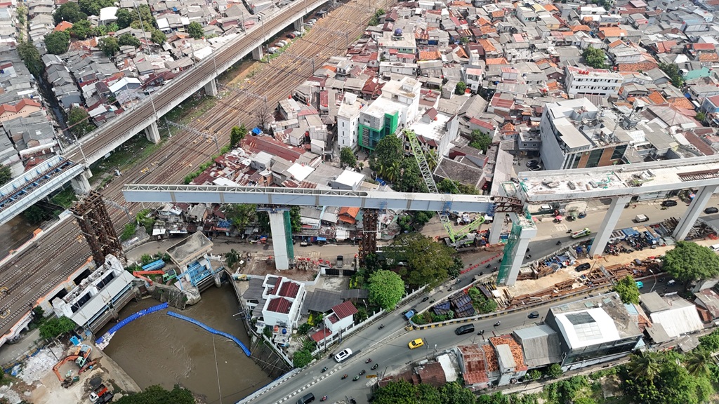 Pembangunan LRT Jakarta Fase 1B Tembus 92,67 Persen, Ditargetkan Beroperasi Agustus 2026