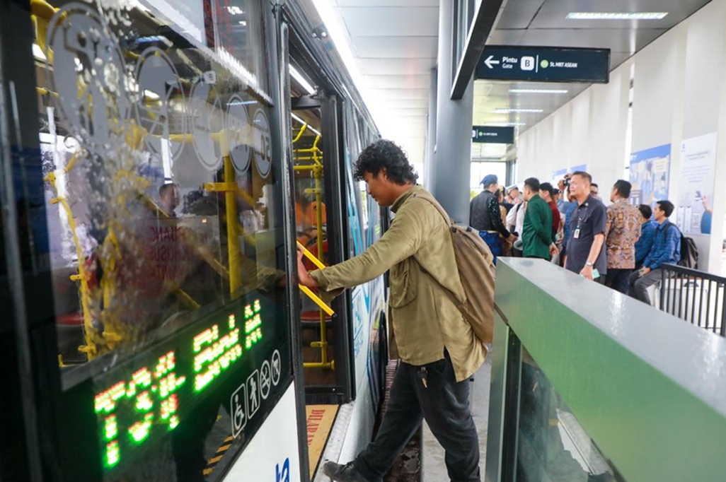 Bus Transjakarta PIK 2-Blok M Jadi Primadona, Setahun Beroperasi Layani 1,4 Juta Penumpang