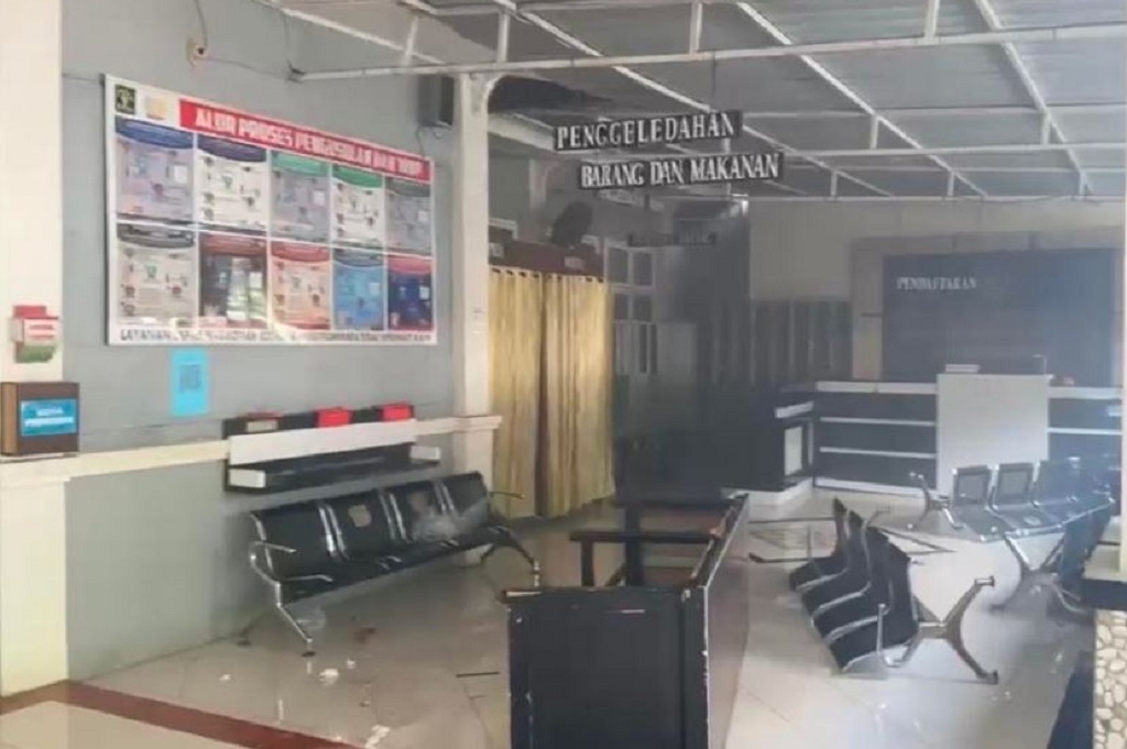 Kronologi Demo Rusuh di Lapas Narkotika Sungguminasa, Massa Rusak Fasilitas hingga Bakar Ban