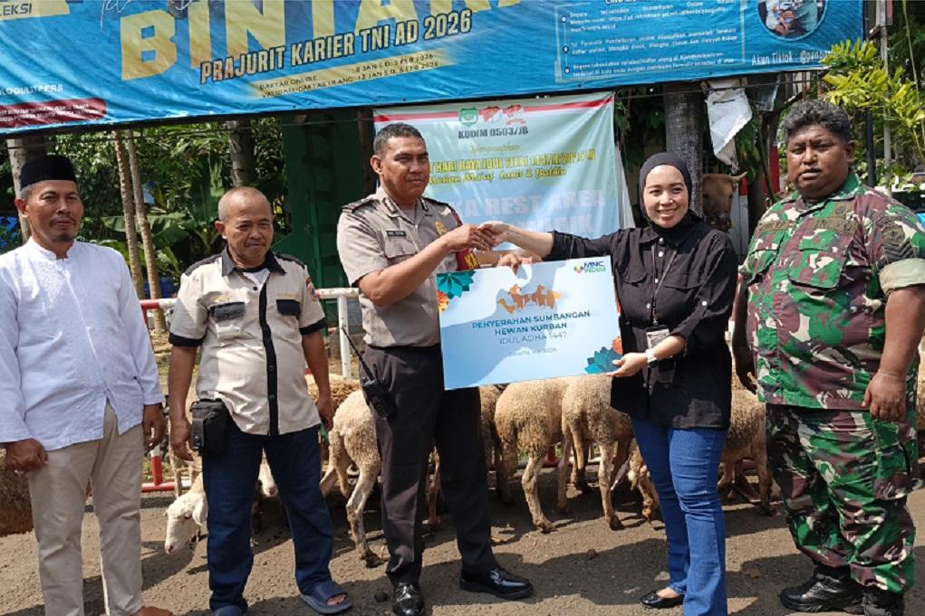MNC Peduli Serahkan 17 Hewan Kurban ke Warga Kebon Jeruk Jakbar