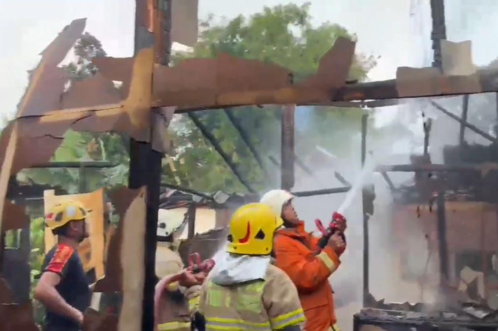 Kebakaran di Bondowoso, 2 Rumah Hangus gegara Lupa Matikan Tungku saat Masak Daging Kurban