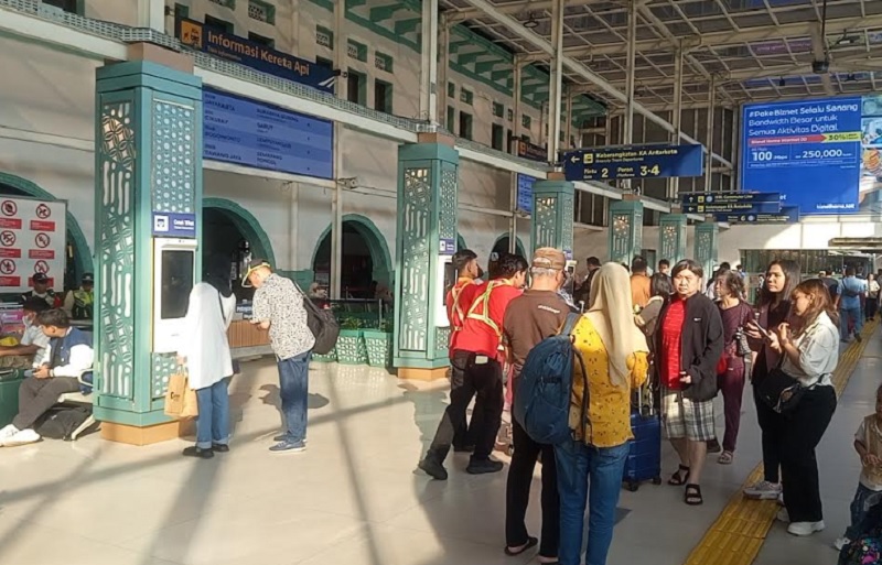 27.222 Orang Tinggalkan Jakarta Naik Kereta pada Libur Idul Adha