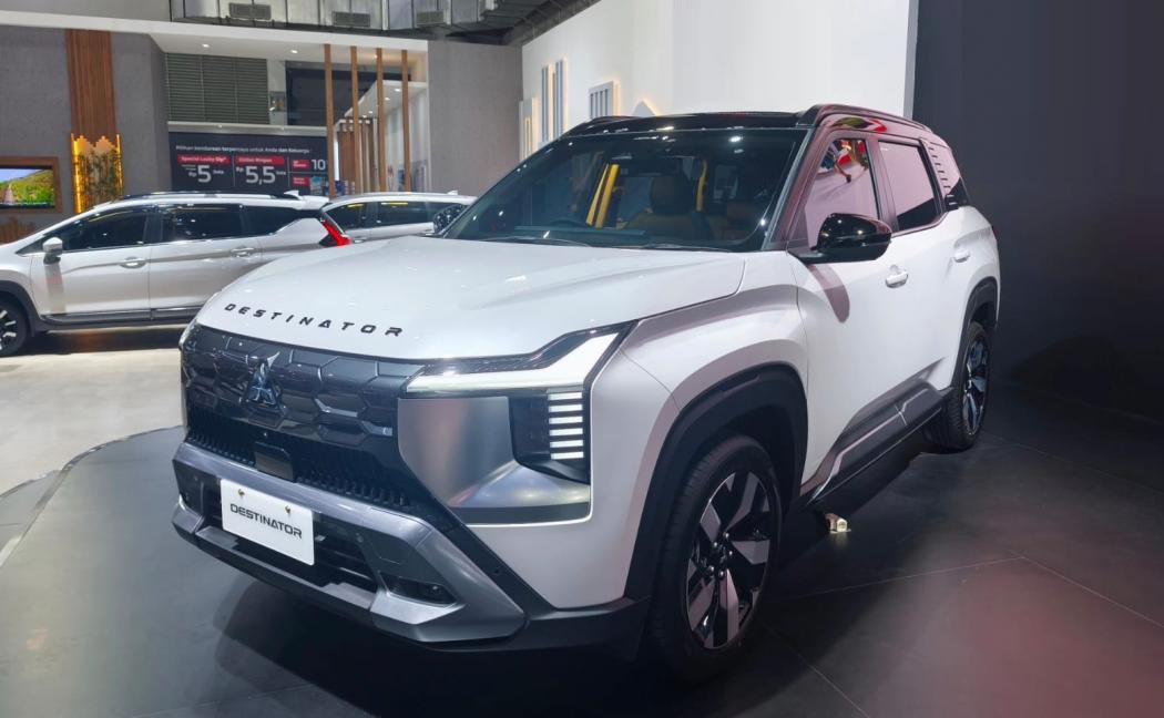 Belajar dari Xpander dan Xforce, Mitsubishi Benamkan 11 Storage di Kabin Destinator