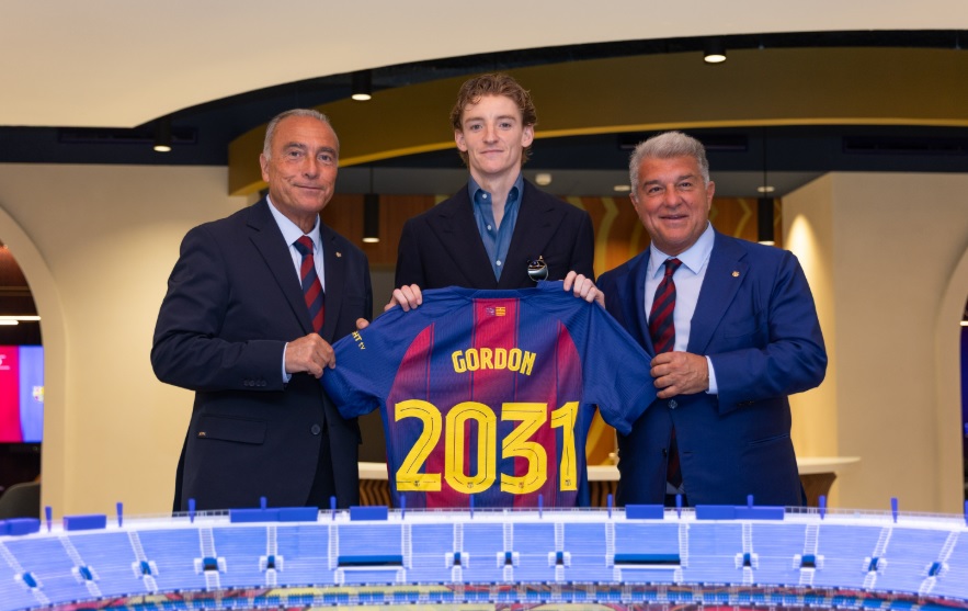 Anthony Gordon Resmi Gabung Barcelona, Mimpi Masa Kecil Jadi Kenyataan