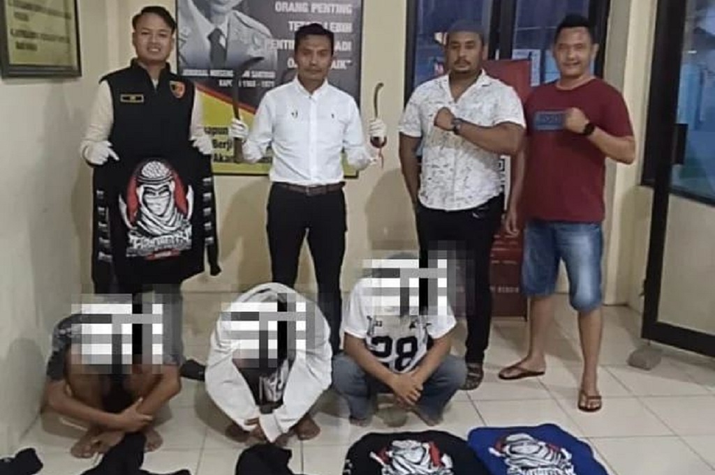Konvoi Bawa Celurit dan Pedang, 4 Anggota Geng Motor Banyuwangi Ditangkap