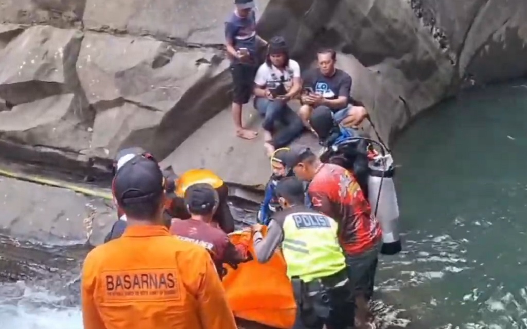 Tragis! 3 Remaja Tenggelam saat Berenang di Curug Rambukasang Brebes, 1 Tewas