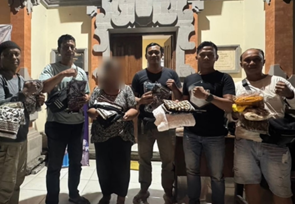Viral Aksi Licik Emak-Emak Gasak Pakaian Adat Bali di Gianyar, Toko Rugi Jutaan Rupiah