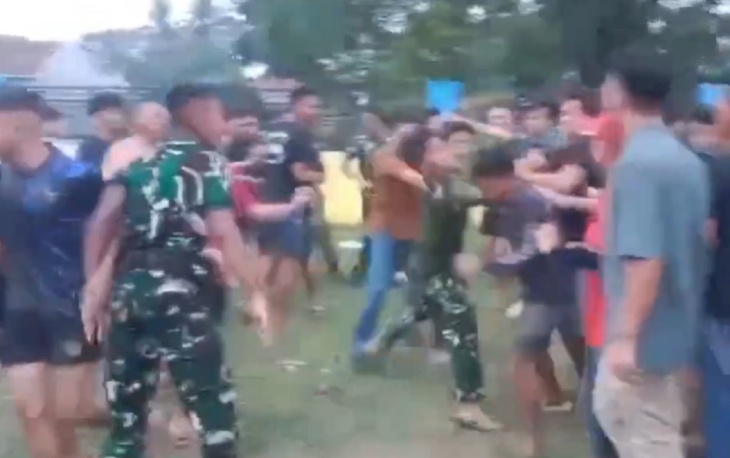 Viral Puluhan Anggota TNI Bentrok dengan Warga di Lampung Utara, 8 Orang Luka