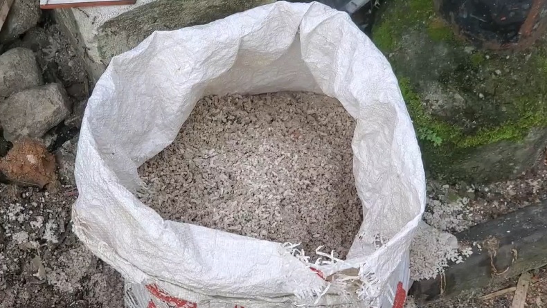 Tergiur Harga Murah, Pedagang Nasi Kuning di Kotim Tertipu Beli Beras Karung Isi Pasir