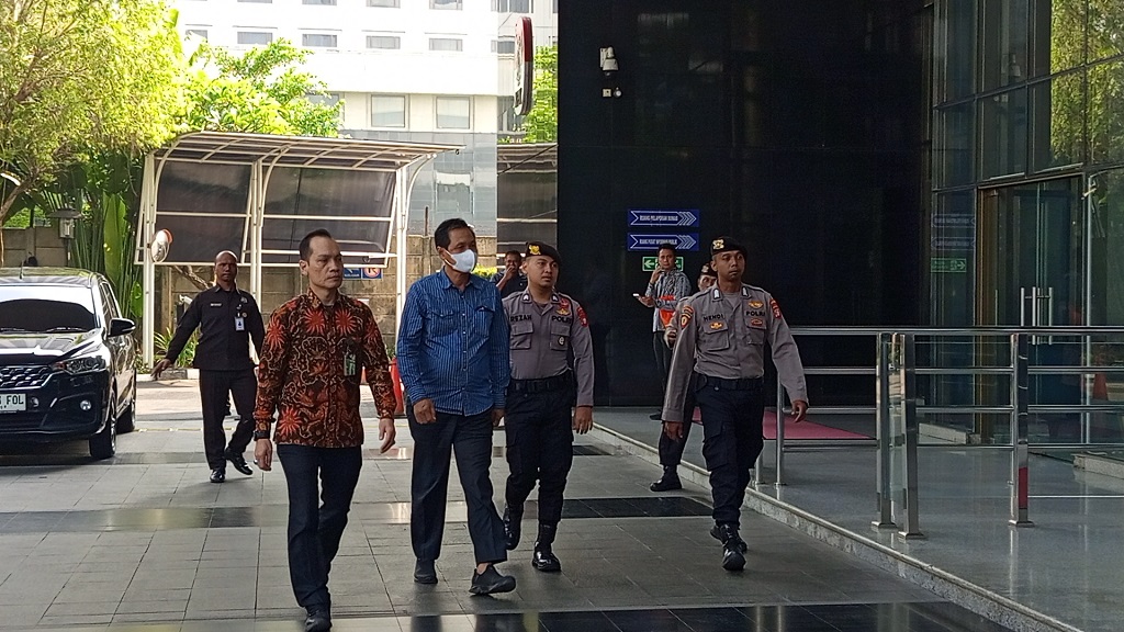 Bupati Muara Enim Edison Tiba di KPK usai Terjaring OTT