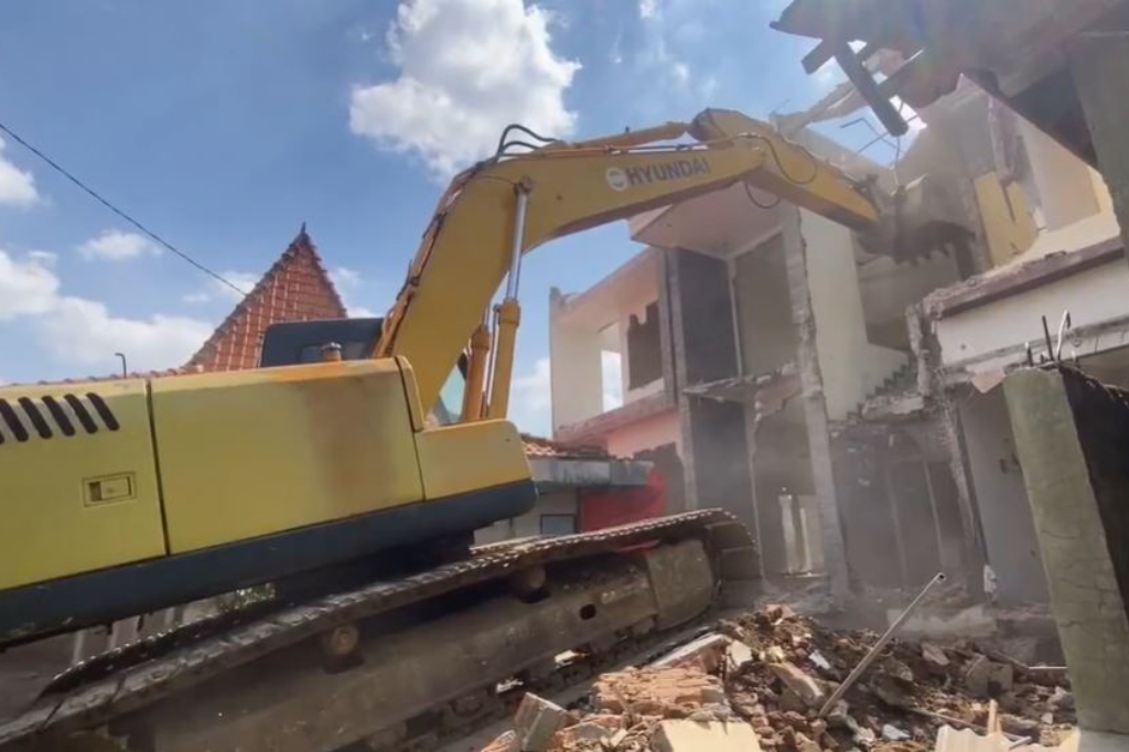 Kronologi Rumah 2 Lantai di Pati Dirobohkan, Berawal dari Sengketa Harta Gono-Gini