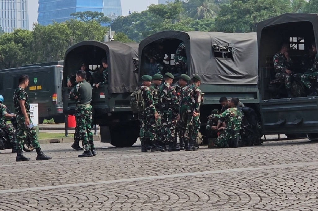 Demo BEM UI Hari Ini, Kendaraan Taktis TNI hingga Brimob Disiagakan di Monas