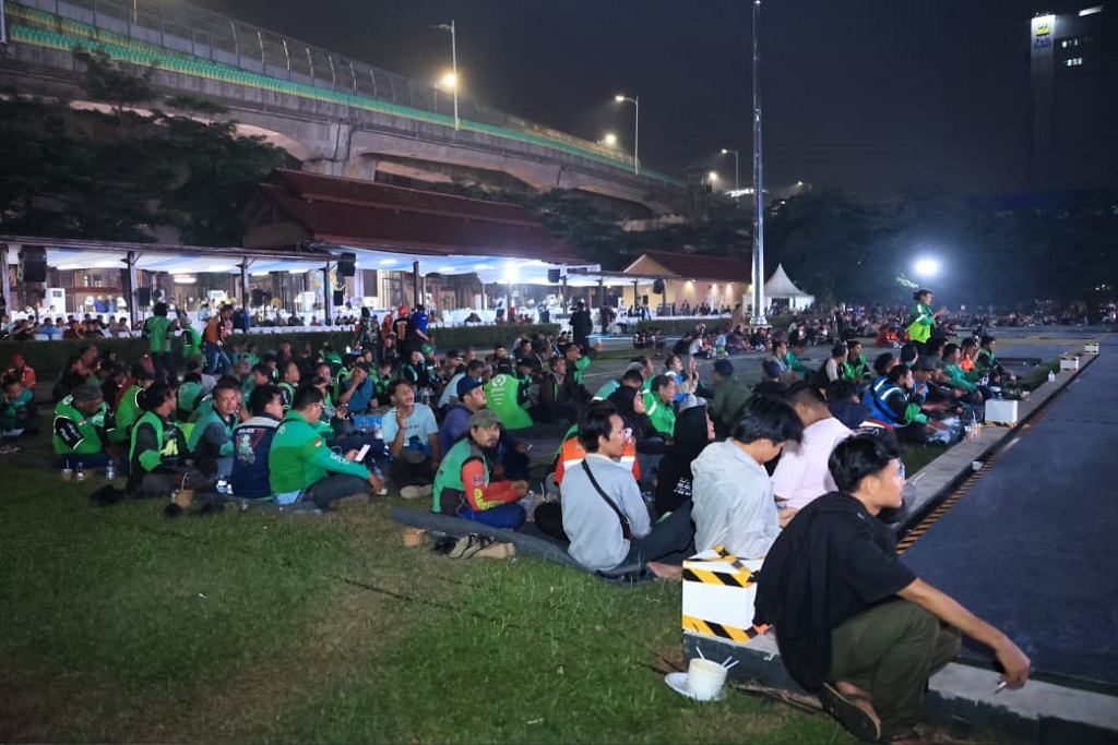 Momen Warga Nobar Piala Dunia 2026 Bareng Polri di Lapangan Bhayangkara