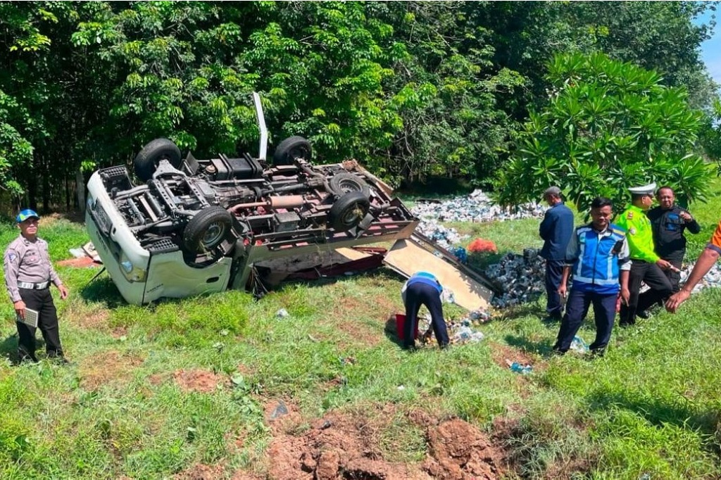 Kecelakaan Mobil Pikap Terguling di Tol Medan-Tebingtinggi, 3 Orang Luka