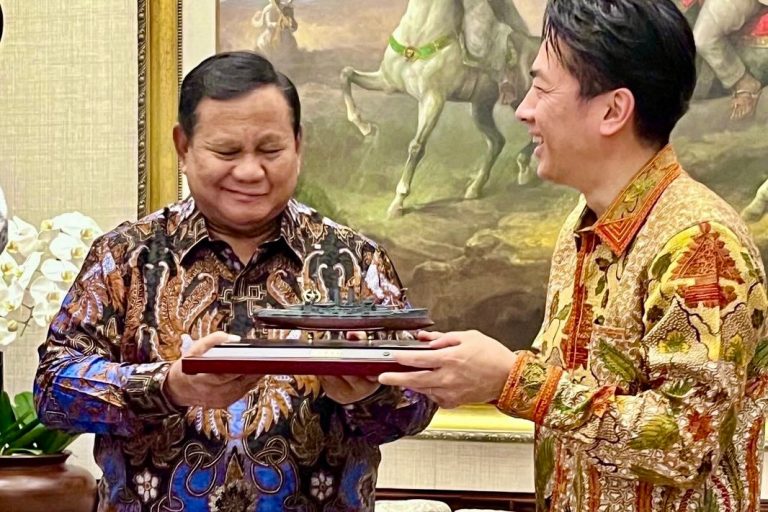 Menhan Jepang Beri Suvenir Kapal Perang Mikasa ke Prabowo, Begini Penampakannya