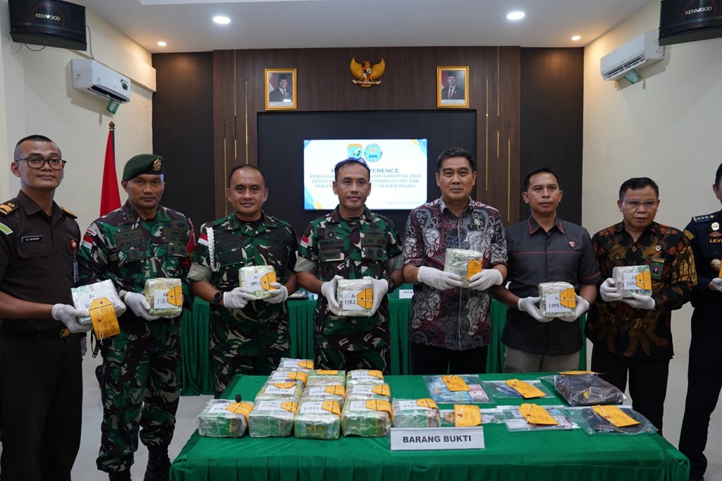 Satgas Pamtas Gagalkan Penyelundupan Narkoba di Perbatasan RI-Malaysia, Sita 21 Kg Sabu