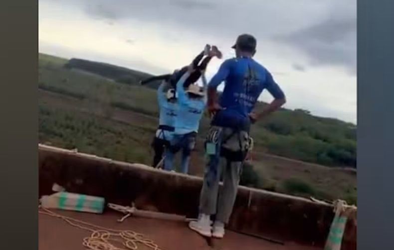 Momen Horor Mahasiswi Tewas Main Rope Jump, Tali Belum Terpasang Terjun 40 Meter