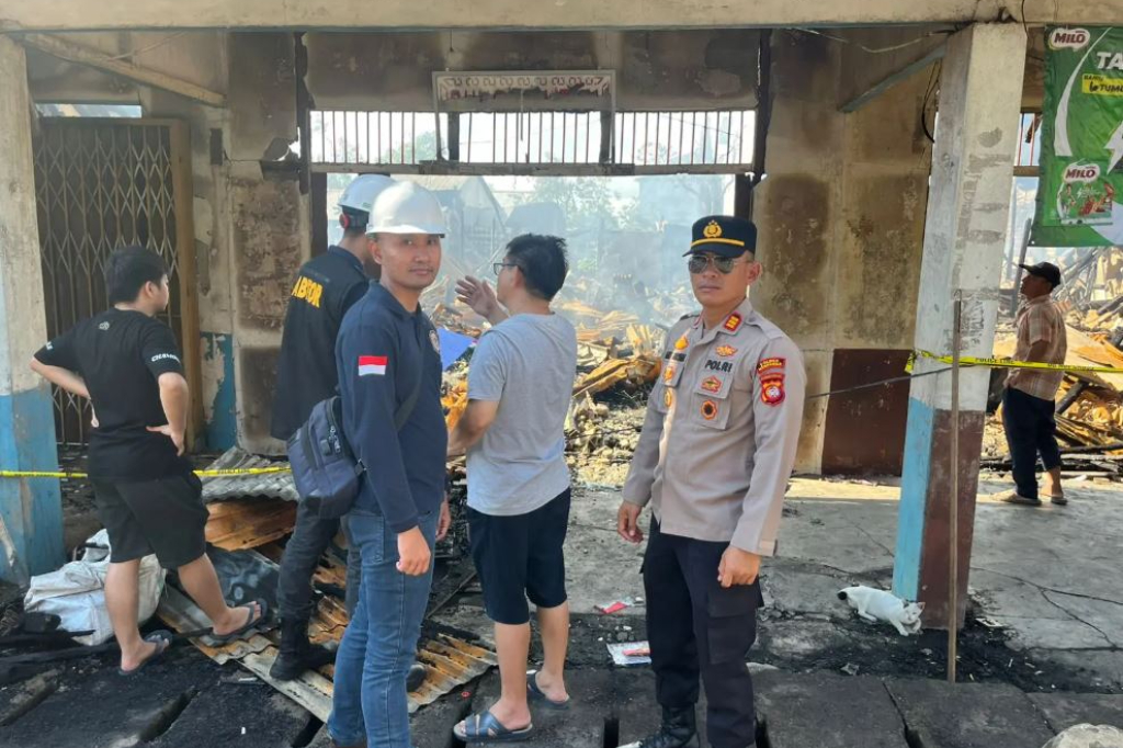 Kebakaran 18 Ruko di Pasar Pagi Mempawah Diduga akibat Korsleting, Kerugian Capai Rp45 Miliar