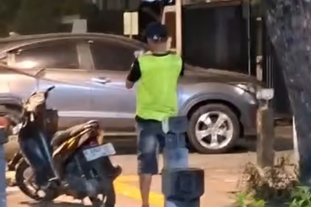 Viral Tukang Cat Duco Diduga Palak Pekerja Billboard di Senen, Endingnya Ditangkap