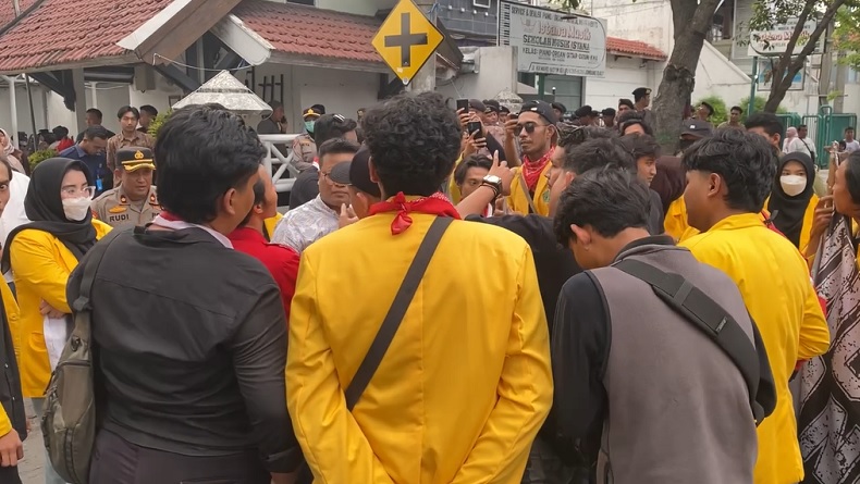 Demo di Jombang, Mahasiswa Ancam Aksi Lebih Besar Jika Tuntutan Tak Dipenuhi