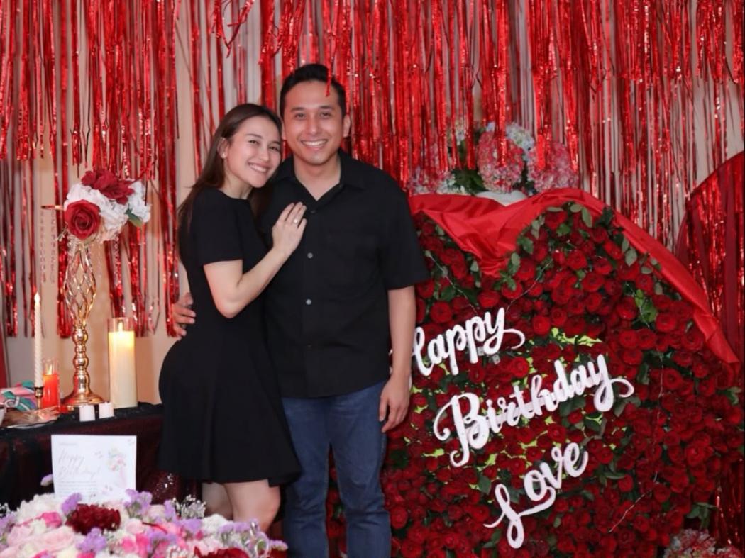 Ayu Ting Ting Rayakan Ultah ke-34 Ditemani Muhammad Kevin Gusnadi, Netizen: Go Publik Ya!