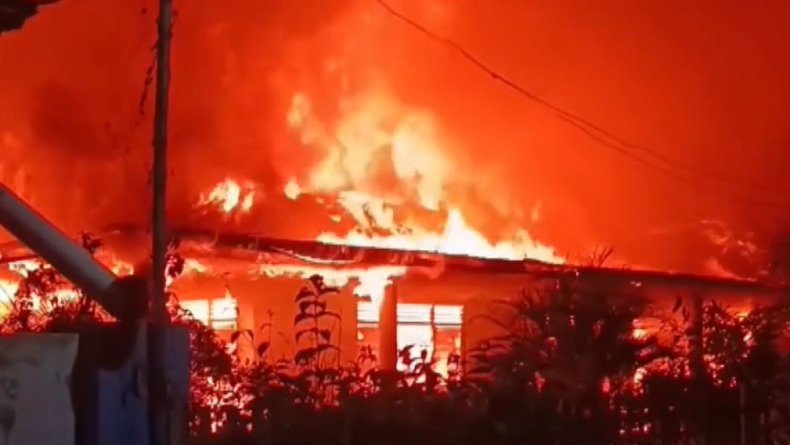 Ditinggal ke Perayaan Ulang Tahun Tetangga, Rumah Mewah di Gorontalo Hangus Terbakar