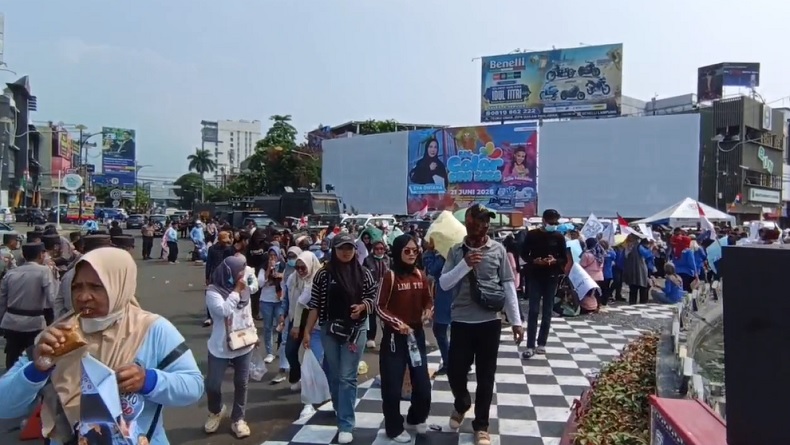 Pekerja SPPG Gelar Aksi Dukung Program MBG di Bundaran Gajah Bandar Lampung